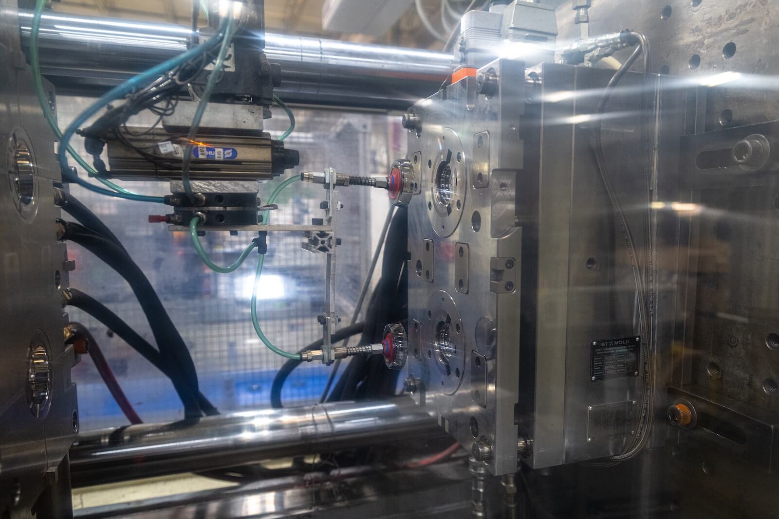 Injection molding machine